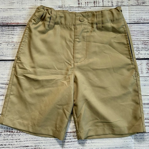 Under Armour Kids lightweight Tan Shorts Adjustable waist - Picture 1 of 6